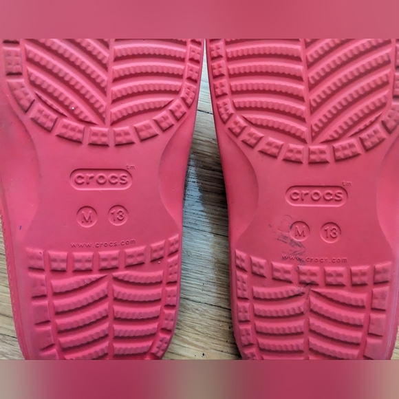 Crocs Red Slides. Barely Used. In Great Condition. Size M 13 - Picture 6 of 8